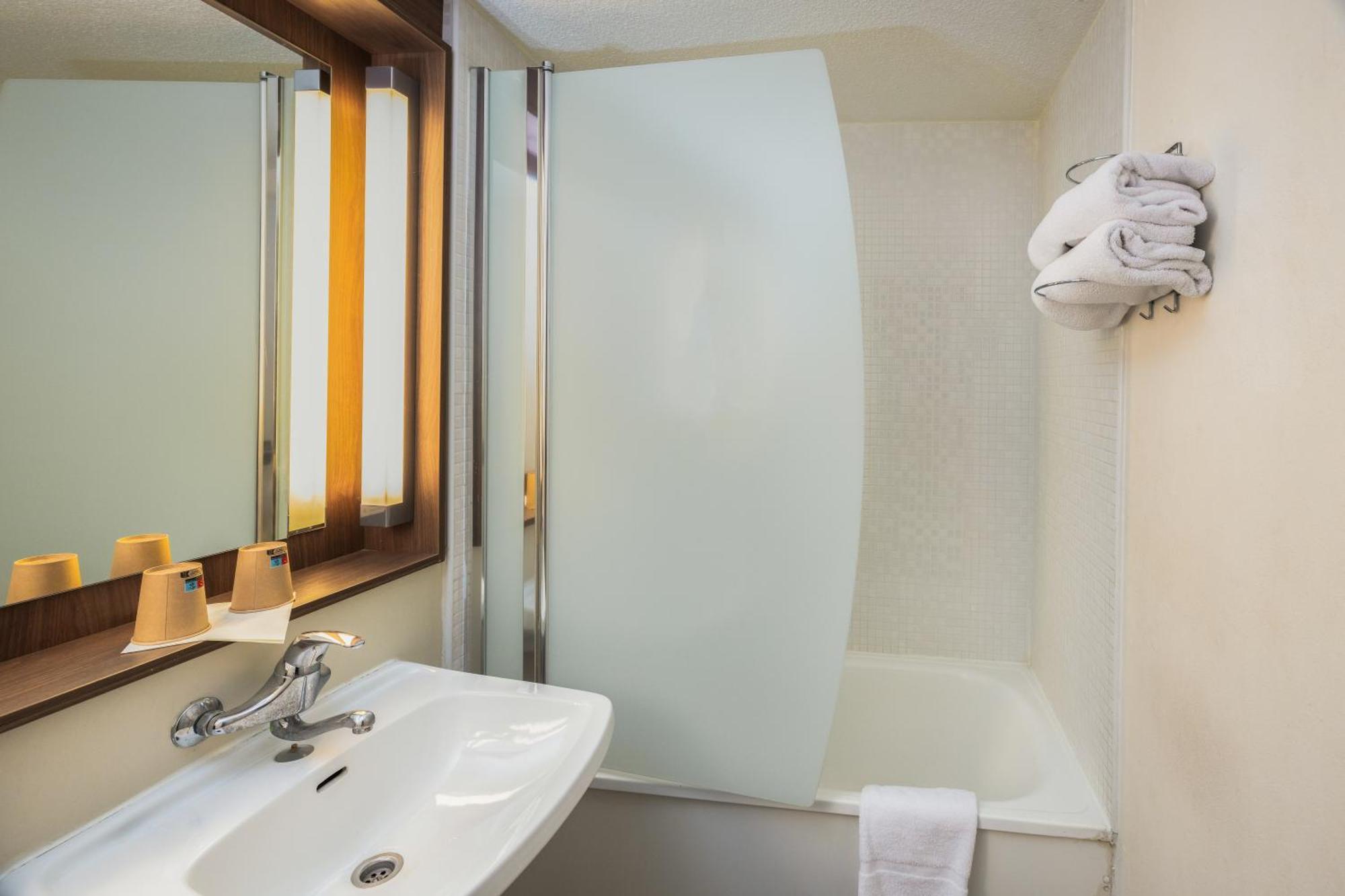 Campanile Paris Ouest - Port Hotel